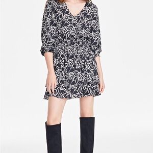 Black and White V-Neck Mini Sundress with Bishop Sleeves